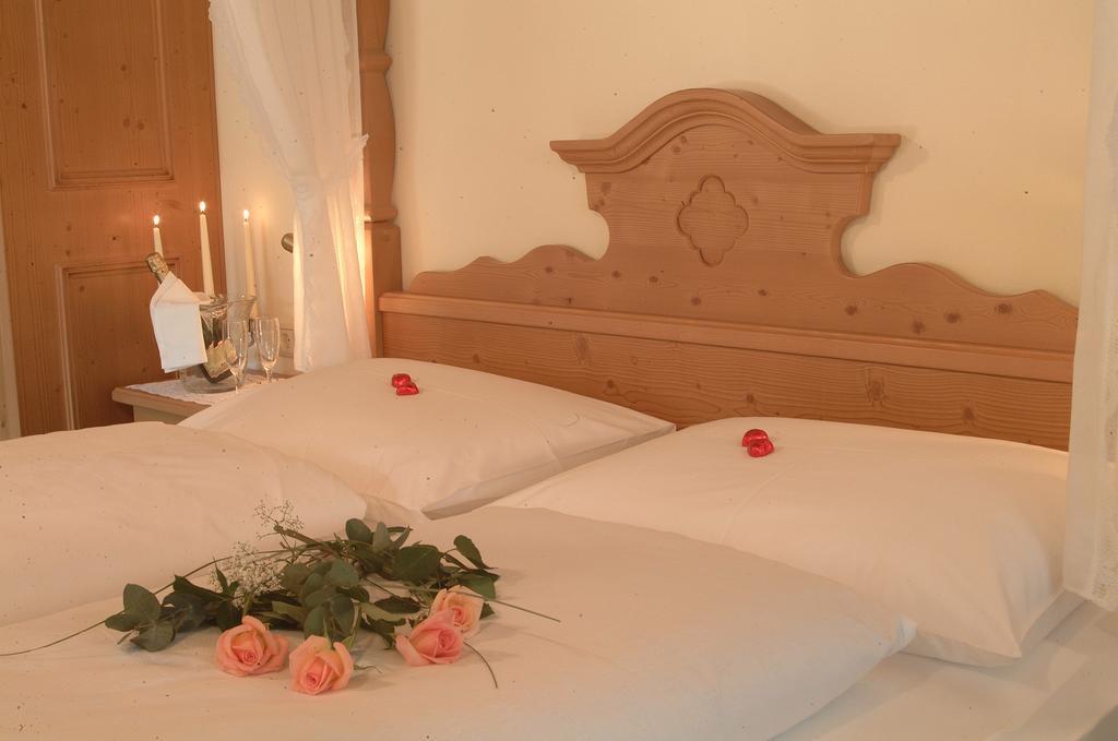 Hotel Koenig Laurin San Genesio Atesino Eksteriør bilde